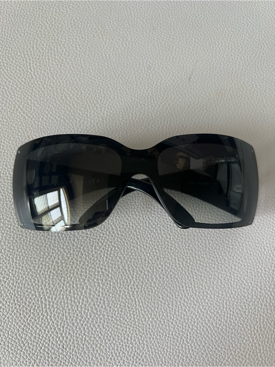 CHANEL Accessories - Authentic Used Chanel Woman Sunglasse